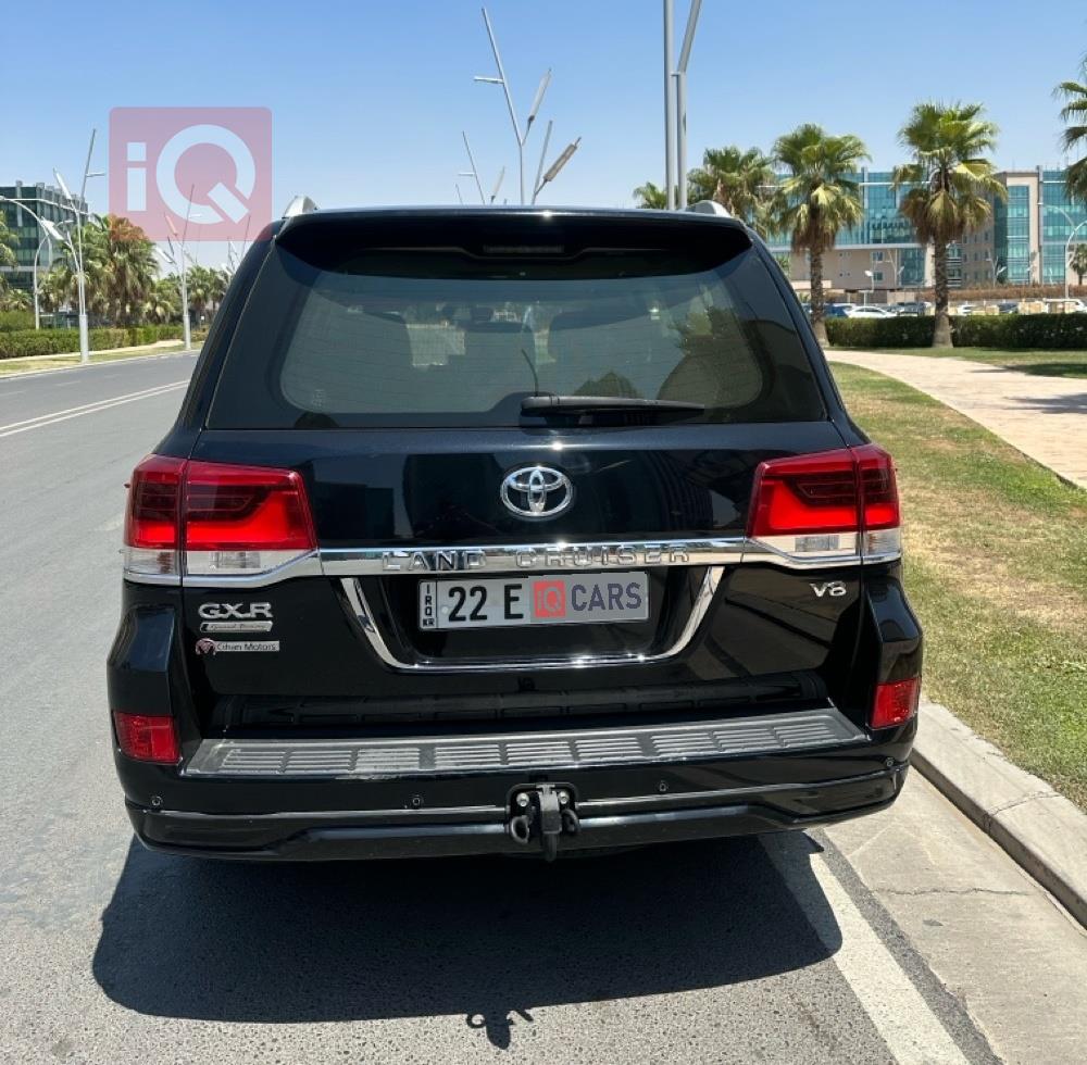 Toyota Land Cruiser
